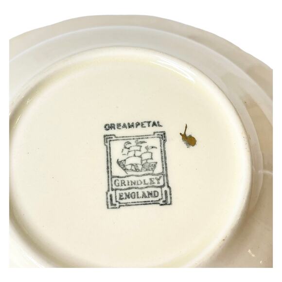 VTG Grindley Creampetal VEGETABLE BOWL 10" Serving Dish Handles Cream Gold Rim - Picture 4 of 6